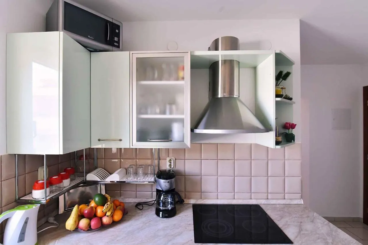 Apartment In Malinska/Insel Krk 35462