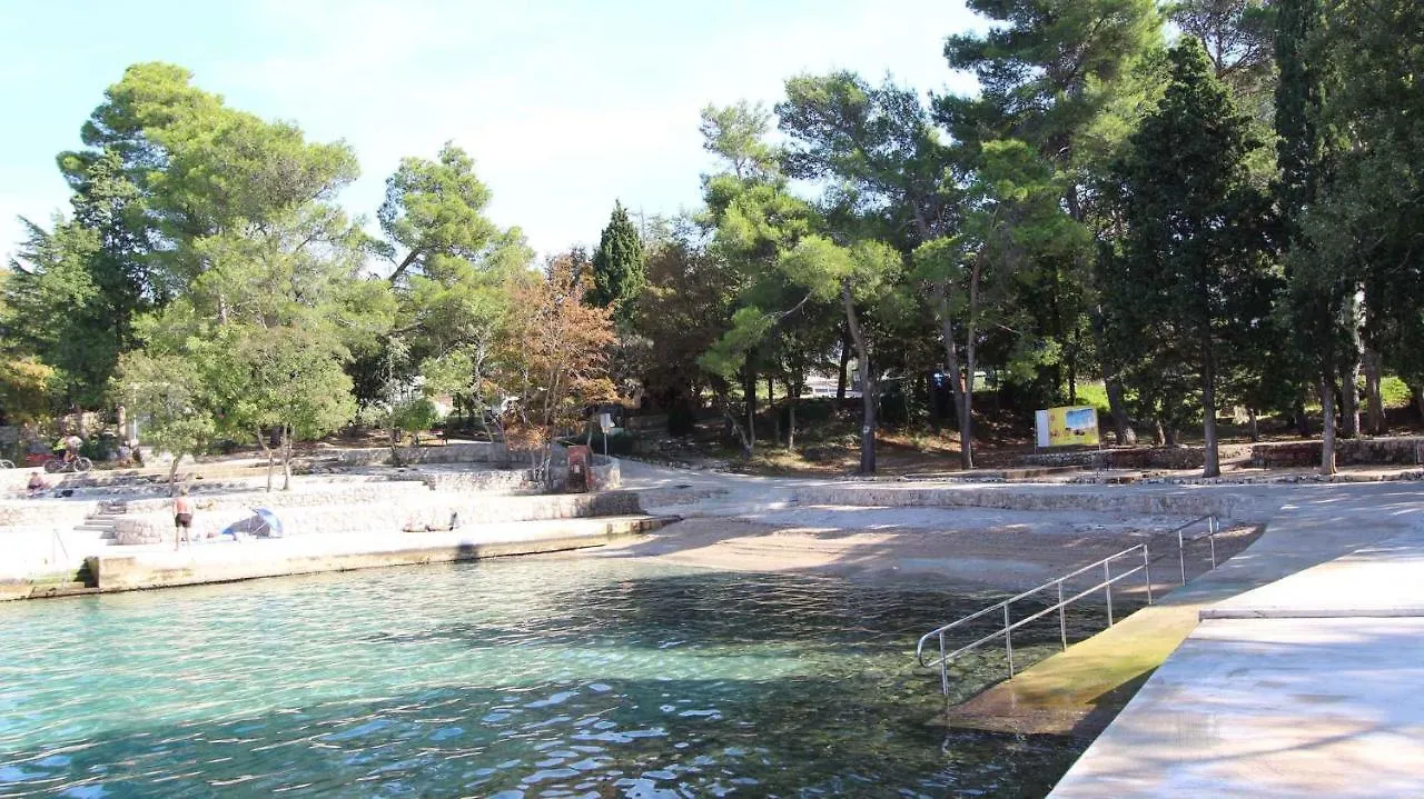 Apartment In Malinska/Insel Krk 35462