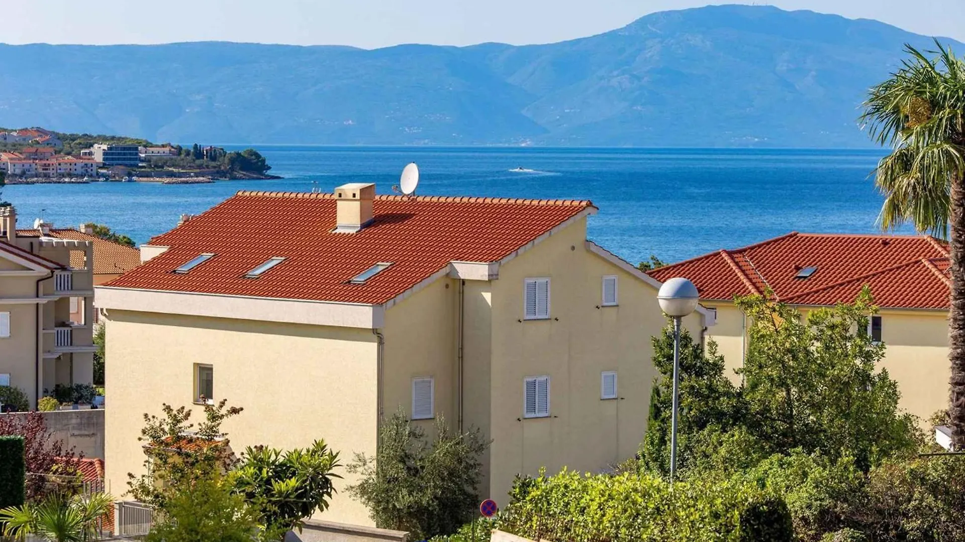 Apartment In Malinska/Insel Krk 35462